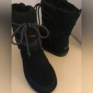 Koolaburra By Uggs women black suede Michon short boots US 6